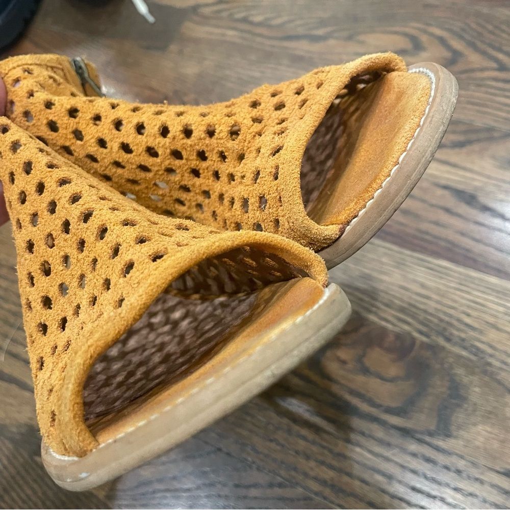 MUSSE & CLOUD Aria Ankle Boot Sandals Perforated Suede Open Toe Zip Up Sandals - Picture 4 of 11